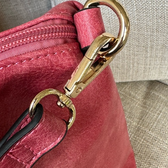 Pink Duffle crossbody bag nwot - Picture 7 of 16